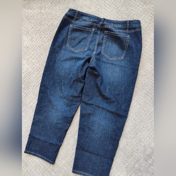 Lane Bryant || Girlfriend Mid-Rise - Picture 3 of 5